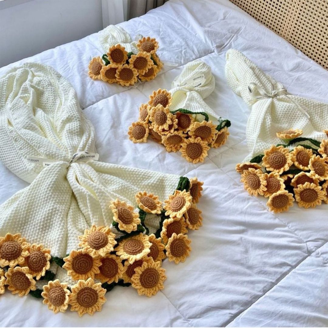 Hand Made Soft Bouquet Blanket (Premium Wool Yarn)