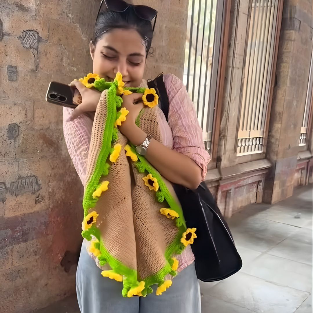 Hand Made Soft Bouquet Blanket (Premium Wool Yarn)